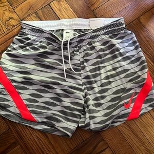 NWT nike dri fit shorts size: M